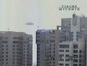  Amateur Video of UFO over Mexico City - August 1997 - frame 4 